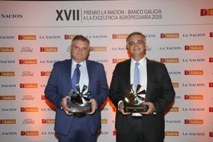 Salvador y Miguel Muñoz durante el premio a la Excelencia Agropecuaria LA NACION- Banco Galicia