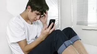 Los adolescentes crecen pensando que no responder a un mensaje es algo normal