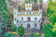 Este increible castillo italiano está en venta, tiene dos playas privadas y fue propiedad de un famoso diseñador de moda