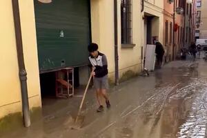 El gesto de una figura de la Fórmula 1 en medio del desastre por las inundaciones en Italia