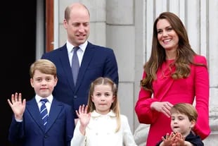 Los hijos de los duques de Cambridge adoptaron el título de sus padres como apellido