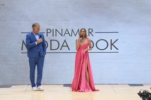 Horacio Cabak y Soledad Villareal en la pasarela del Pinamar Moda Look 2023