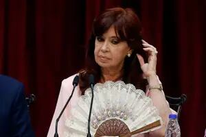 Cristina Kirchner criticó el préstamo que le dio el FMI a Macri: "Cronología de una manganeta"