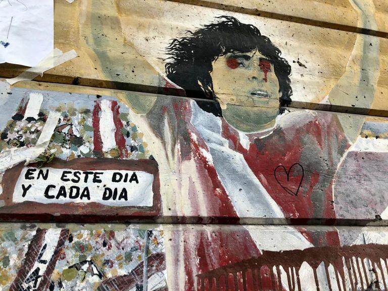 Mural en homenaje a Diego Maradona
