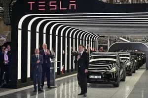 Anuncian que Tesla instalará su primera fábrica en América Latina
