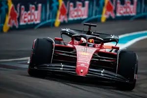 Súper sábado de Ferrari: la vuelta de Leclerc que rompió los relojes y lo dejó primero
