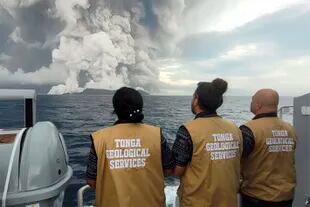 Geólogos de Tonga analizan la actividad volcánica