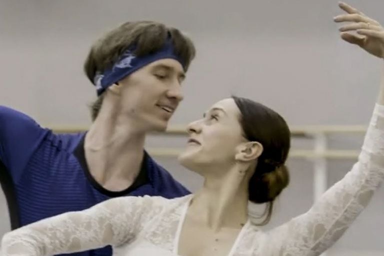 Marianela Núñez y Vadim Mantugirov, del Royal Ballet de Londres, participan de la cruzada que desde la medianoche programa de todo para ver y bailar a través de 20 husos horarios; en 2019 lo siguieron 315 millones de usuariosWorld Ballet Day