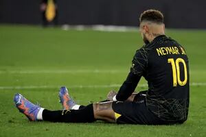 Neymar será operado del tobillo derecho y se pierde el resto de la temporada con PSG