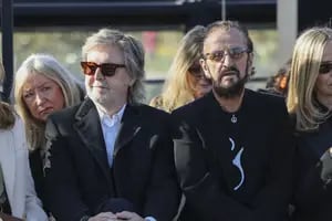El divertido momento que protagonizaron Paul McCartney y Ringo Starr en la Semana de la Moda en París