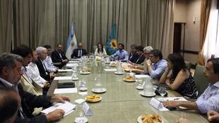 Vidal y el vicegobernador Salvador analizaron el caso con los ministros