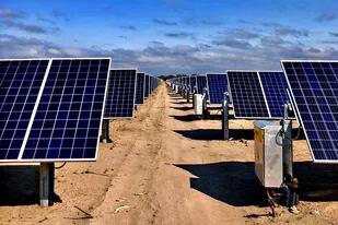 La EPE licitará la compra de 50 megas de energía solar y eólica, que complementarán los puntos débiles de la red actual