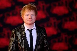 Presente. Ed Sheeran posó para los fotógrafos el sábado en la alfombra roja de la ceremonia número 23 de los NRJ Music Awards en el Palais des Festivals en Cannes, al sureste de Francia