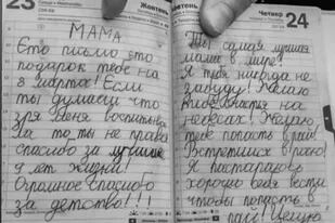 La desgarradora carta de un niño ucraniano a su madre asesinada por los soldados rusos