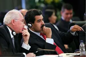 “Buscan frenarme como alternativa chavista a Maduro”: quién es el exministro venezolano perseguido por el régimen