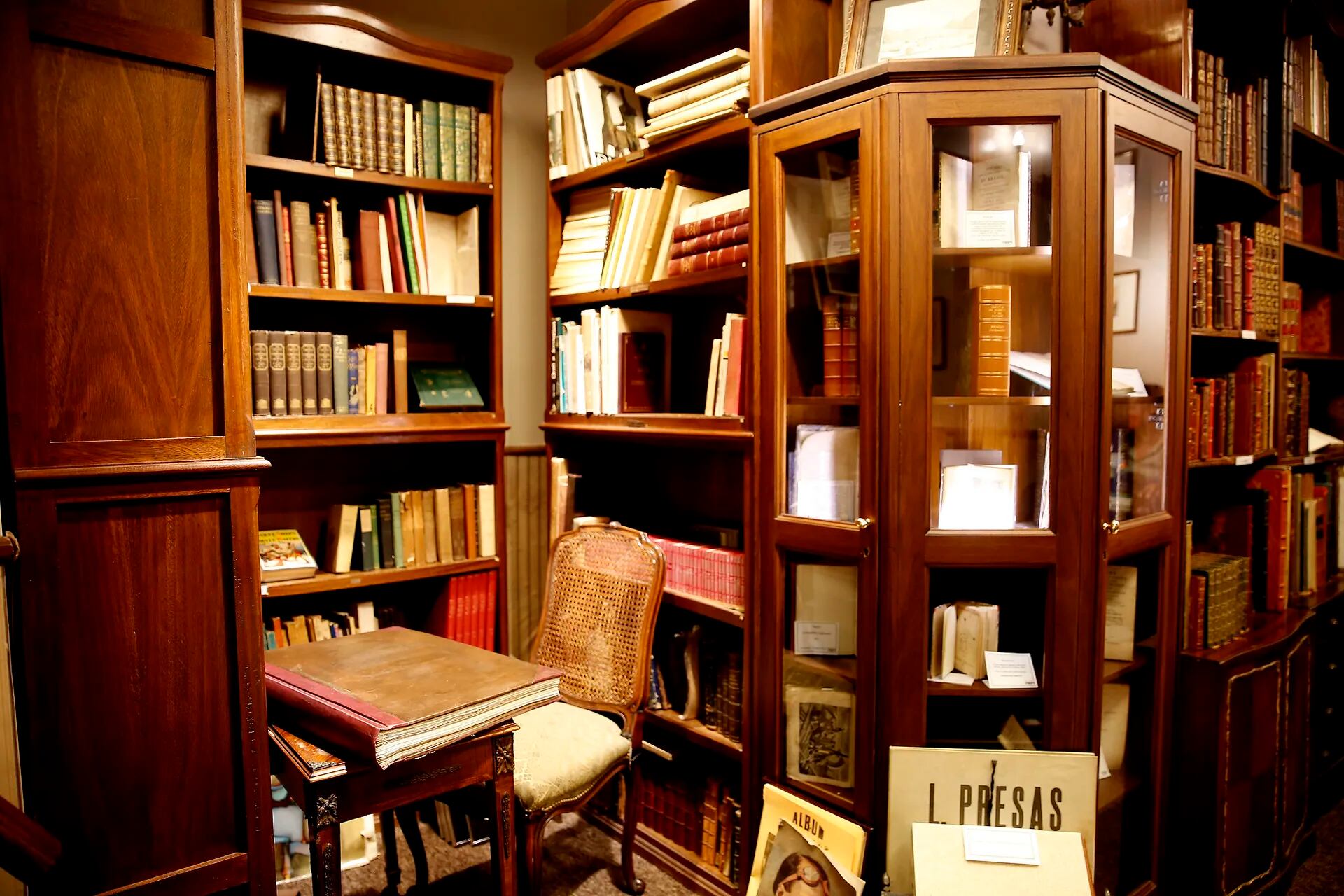 La librería es un tesoro para los amantes de las obras curiosas, raras y únicas.
