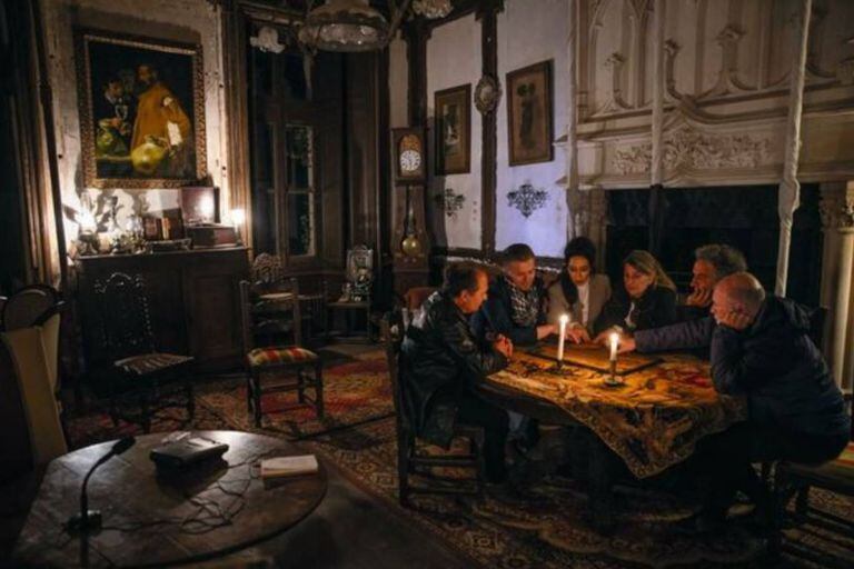 A seance is one of the attractions of the night at the Château de Fougeret