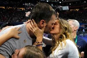Lo que dejó el Super Bowl: los récords de Tom Brady y el beso de Gisele Bündchen
