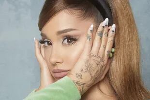 Ariana Grande y un tatuaje que le trajo muchos dolores de cabeza