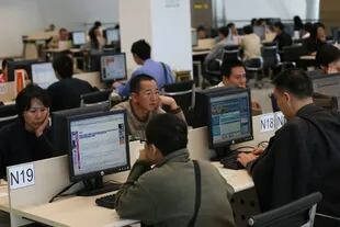 Internet suele tener fuertes controles por parte del gobierno chino. Ahora, con el aniversario de las protestas de Tiananmen bloquearon Hotmail y Twitter