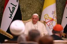 El Papa empezó su histórica visita a Irak con una condena al intervencionismo