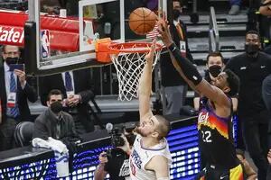 Deandre Ayton: cómo ganar un partido de la NBA en dos décimas de segundo