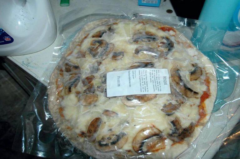 La pareja argentina empaquetaba las pizzas y usaba el nombre de una marca registrada legalmente para ocultar la comercialización ilegal de sus productos