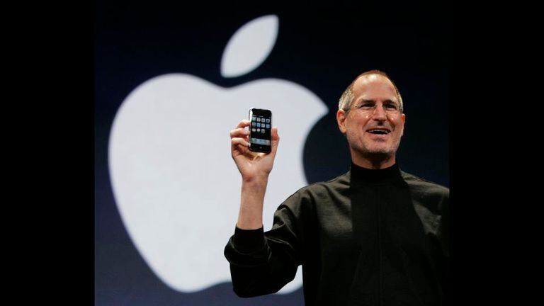 Jobs en 2010 al presentar el iPhone