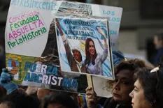 Cómo se vivió afuera del Congreso el apoyo militante a Cristina Kirchner