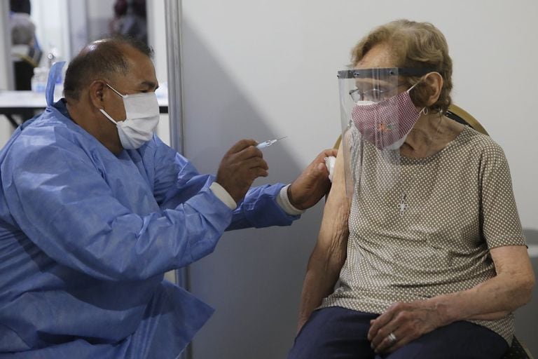 Vacunación Covid 19 en Argentina: cuántas dosis se aplicaron al 13 de enero