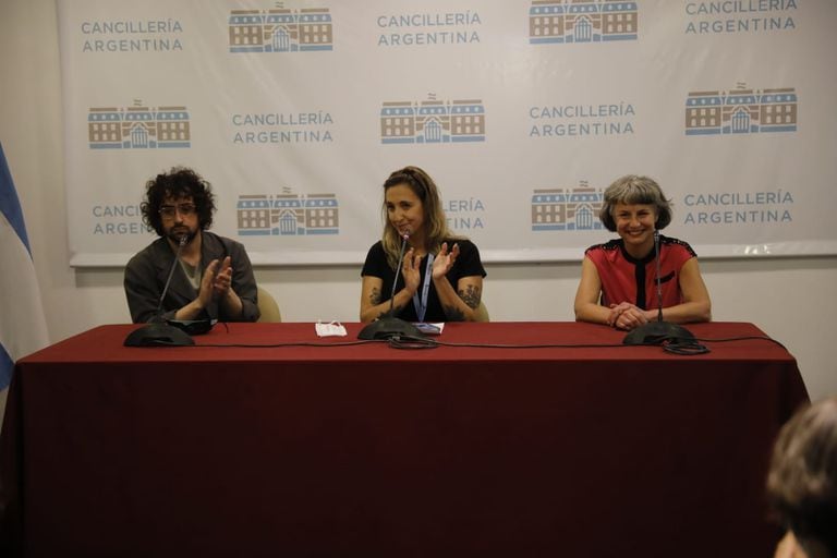 Alejo Ponce de Léon, Paula Vázquez y Mónica Heller