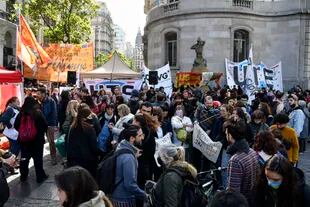 Protesta de sindicatos docentes, hoy, en la Legislatura porteña