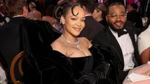 Rihanna y el director de Black Panther Ryan Coogler en los Globo de Oro