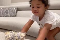 Stormi: la hija de dos años de Kylie Jenner, viral por un desafío casi imposible
