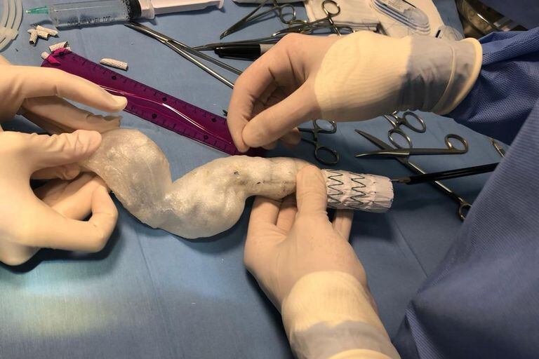 Medical BIt hace réplicas de arterias y simuladores de abdomen para practicar cirugías