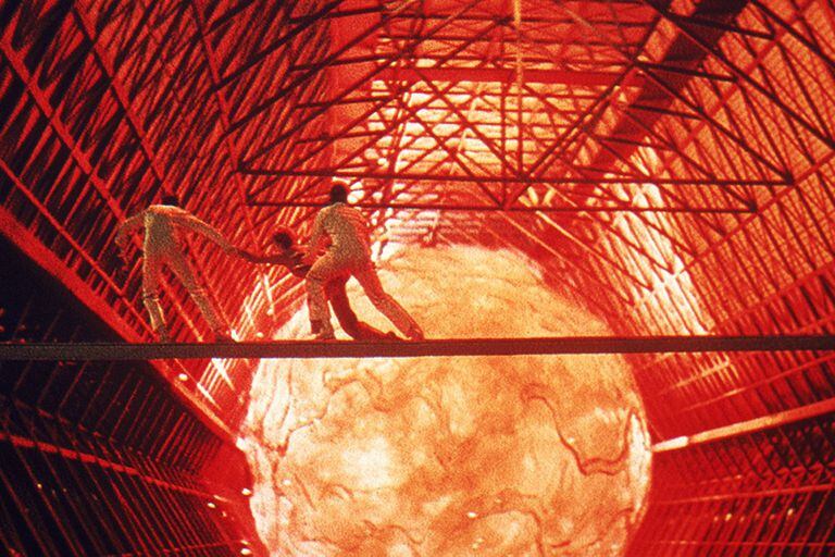 Powerful visual effects at the service of a science fiction film almost forgotten today