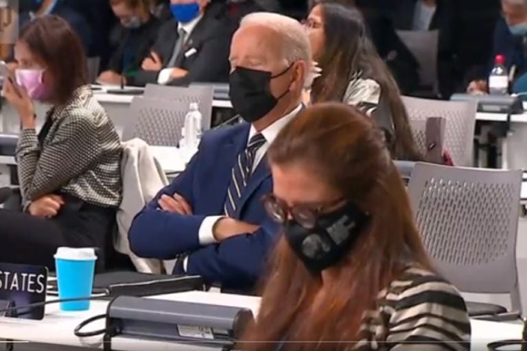 Joe Biden se mostró notablemente cansado en la previa a su participación en la COP26