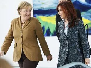 Angela Merkel junto a la entonces primera dama y candidata presidencial Cristina Kirchner en Alemania. en 2007