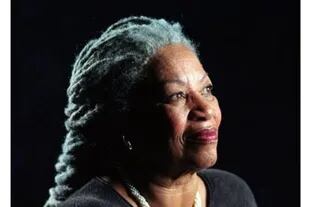 "Ojos azules" de la Premio Nobel Toni Morrison también está entre los libros más objetados