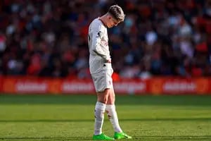 Manchester United reprendió a Garnacho por su reacción en redes sociales contra el DT