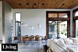 Hormigón y madera se unen en un fabuloso diseño de interiores y una completísima galería