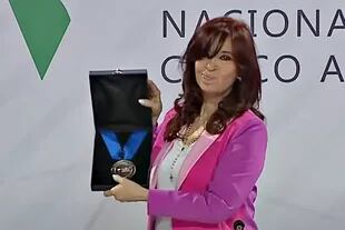 Cristina Kirchner recibe el título honorífico de la Universidad del Chaco Austral