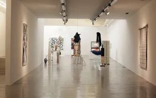 Las obras de Tomás Maglione y Jorge Macchi, ubicadas al frente de la sala 1 durante la primera semana de la muestra