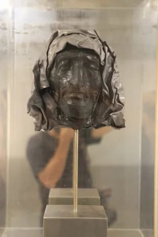 Una de las máscaras alusivas al Dante realizadas por Alonso