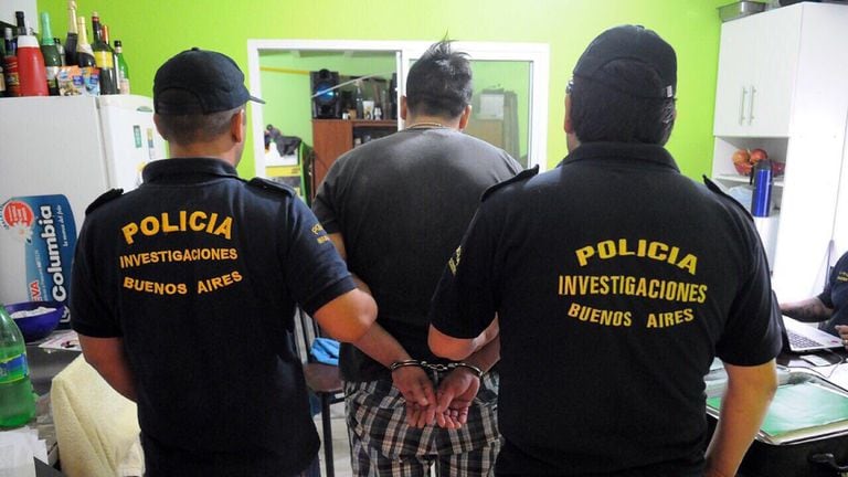 Detuvieron a la cúpula de la Uocra de Bahía Blanca: en 20 allanamientos secuestraron dinero, droga y armas