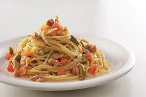 Spaguettis con atún
