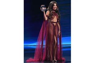 Thalía se cambió para la ceremonia y para recibir un premio especial
