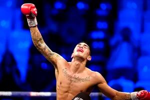 Jeremías Ponce rompió el “maleficio” del boxeo argentino en Inglaterra: KOT en el 10º round