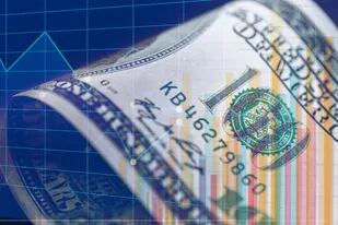 Cuánto debería valer el dólar libre, según los economistas