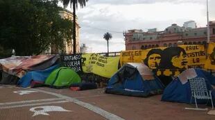 Acampe en Plaza de Mayo en reclamo de justicia por Santiago Maldonado y mejoras sociales